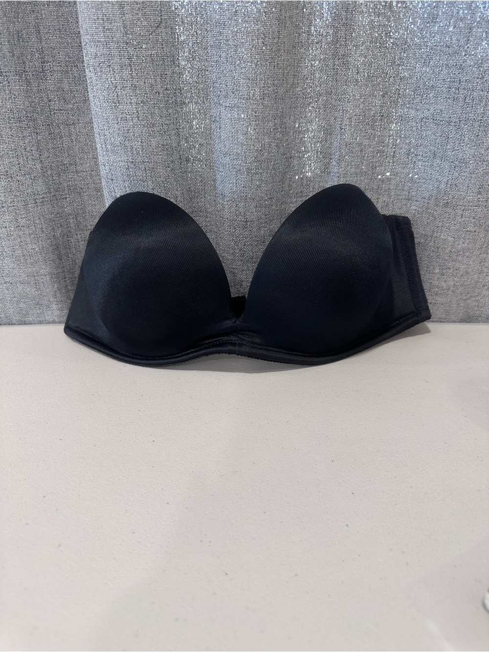 Wonderbra Black Strapless Push-Up Bra - Women Intimates. 36C
